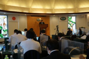 明るい未来を迎えるためには