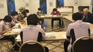 周りに目を向け、心を育む